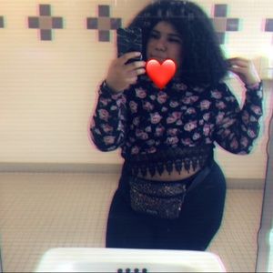 Floral cropped long sleeve shirt